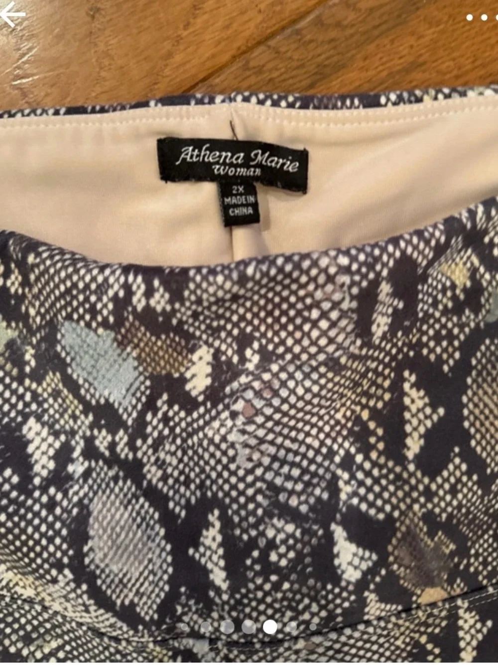 Printed Snake-Pattern Leggings in Gray